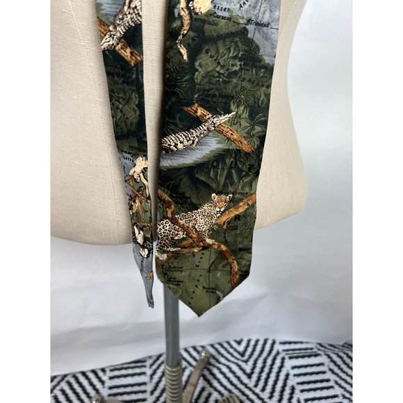 Wembley Endangered Species Made in USA Tie  OS Greens  Animals Silk - Picture 10 of 16